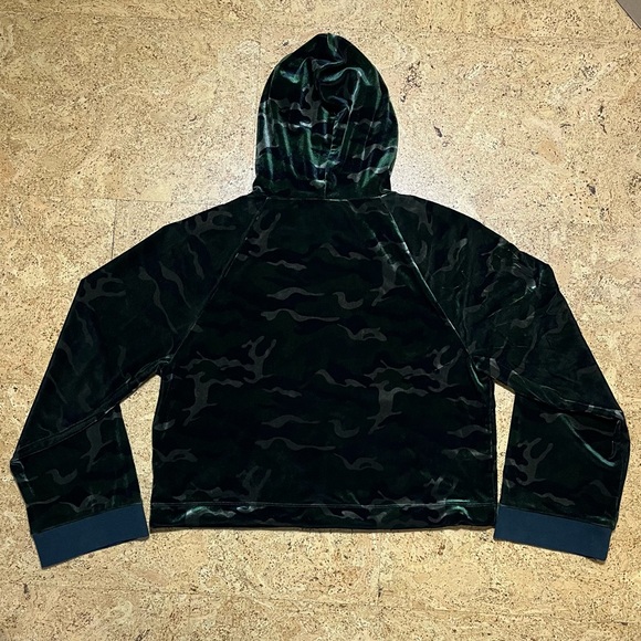 Pam & Gela Camouflage Velvet Crop Boxy Hoodie Sweatshirt Sz S - Picture 2 of 15
